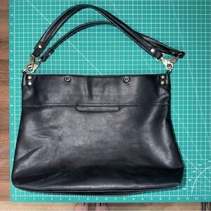New 18.5” x 13.5” Beautiful Black Tote Purse🌹 Mathew & Julian